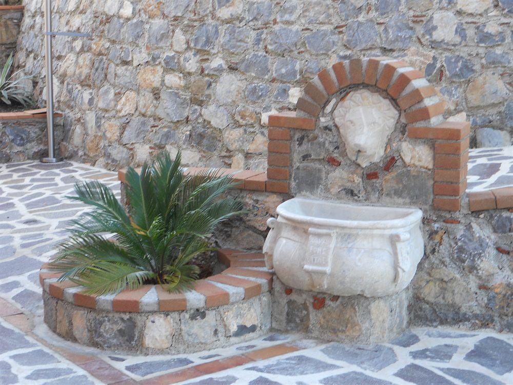 Hotel Caluna Charme San Giovanni a Piro Kültér fotó