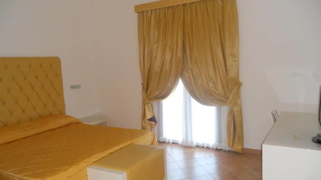 Hotel Caluna Charme San Giovanni a Piro Kültér fotó